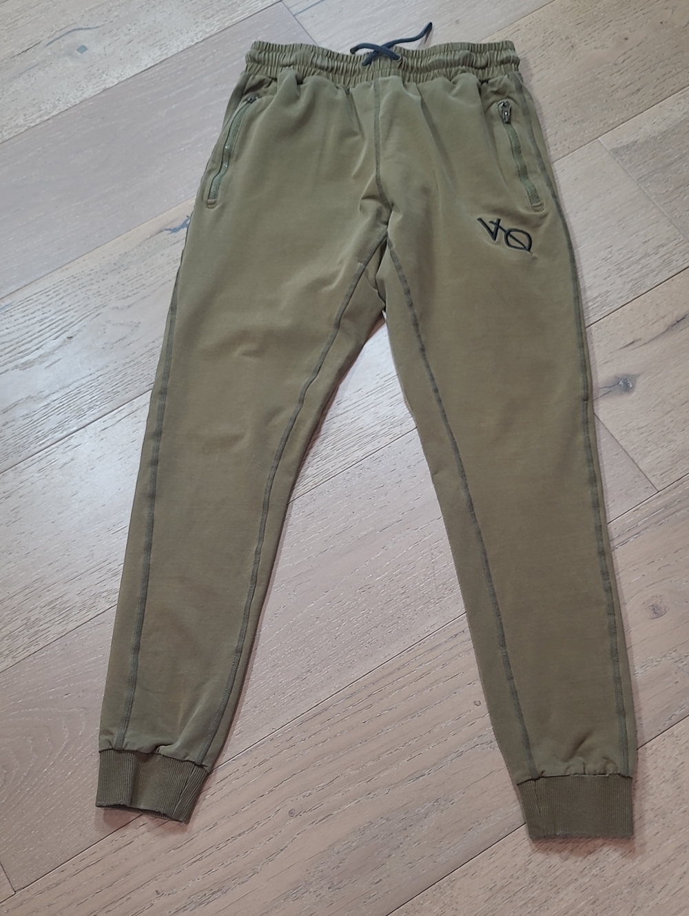 Vanquish Fitness VQ Joggers Men's sz S Better Than Yesterday Olive Green Sweats